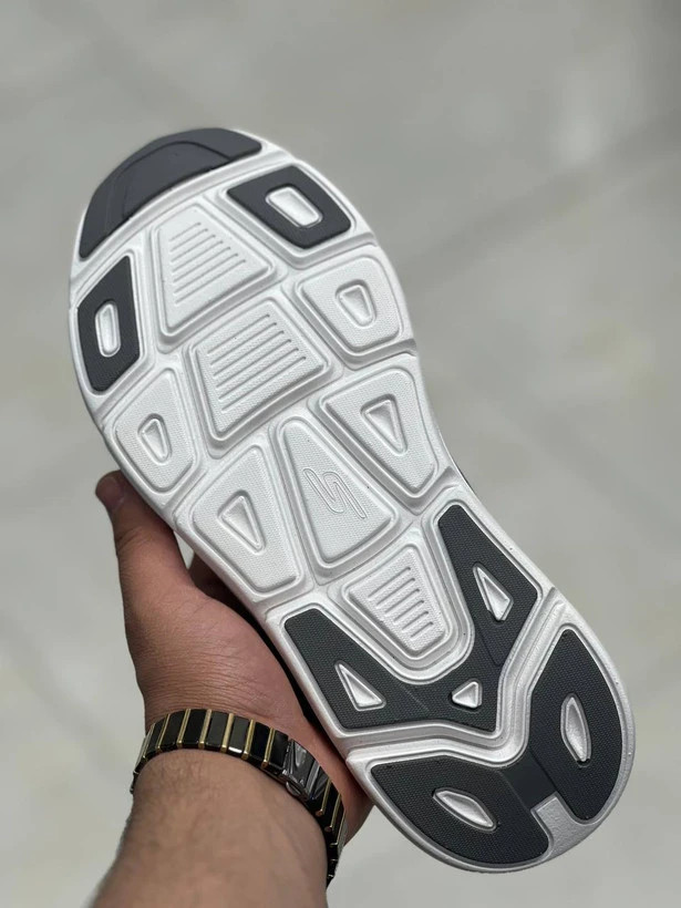 کتونی اسکیچرز مکس کوشن مسترکوالیتی / Skechers Max Cushioning / ساخت ویتنام وارداتی / سایز 40 الی 4۵ / ضمانت کیفیت کالا / فروش تکی و عمده