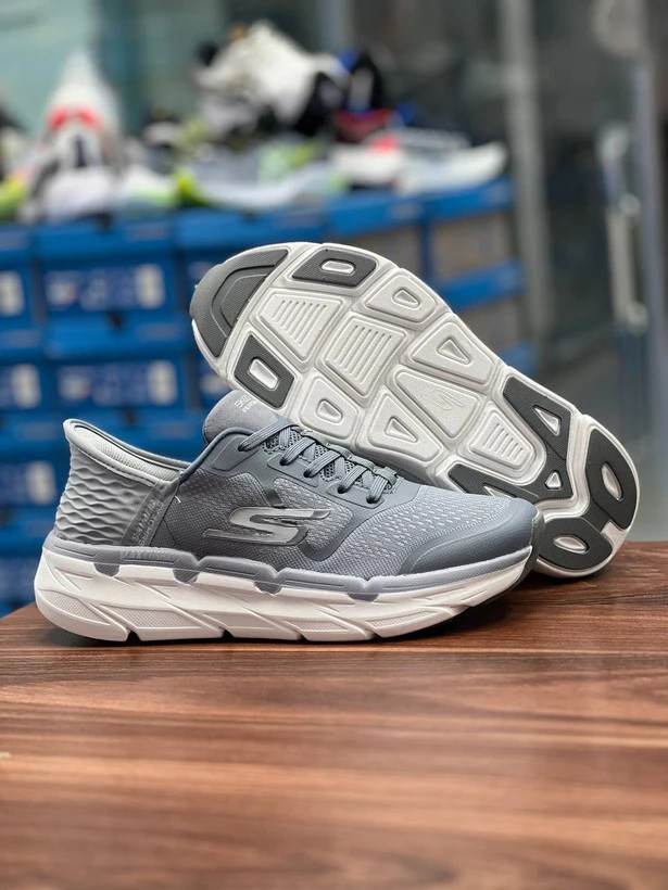 کتونی اسکیچرز مکس کوشن مسترکوالیتی / Skechers Max Cushioning / ساخت ویتنام وارداتی / سایز 40 الی 4۵ / ضمانت کیفیت کالا / فروش تکی و عمده