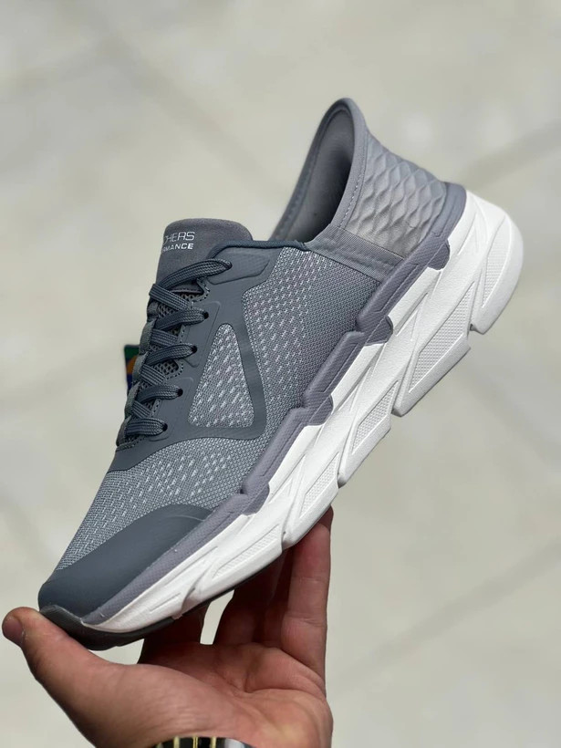 کتونی اسکیچرز مکس کوشن مسترکوالیتی / Skechers Max Cushioning / ساخت ویتنام وارداتی / سایز 40 الی 4۵ / ضمانت کیفیت کالا / فروش تکی و عمده