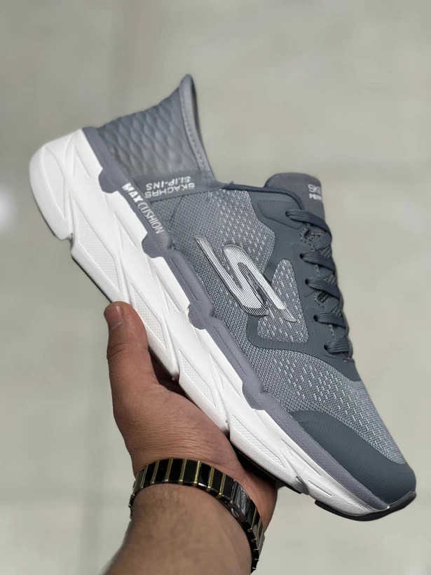 کتونی اسکیچرز مکس کوشن مسترکوالیتی / Skechers Max Cushioning / ساخت ویتنام وارداتی / سایز 40 الی 4۵ / ضمانت کیفیت کالا / فروش تکی و عمده