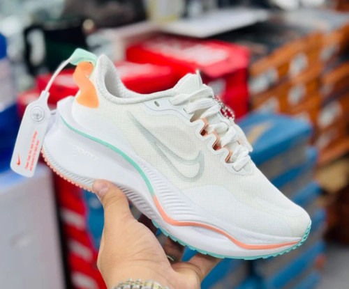 کتونی نایک لبخندی زوم ایکس / Nike Zoom X / ساخت ویتنام وارداتی / سایز ۳۷ الی ۴۰ / فروش تکی و عمده / ضمانت کیفیت کالا