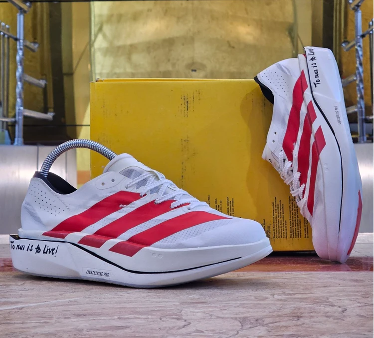 کتونی آدیداس آدی زیرو پرو ۵مسترکوالیتی / Adidas adizero pro 5 / ساخت ویتنام وارداتی/  سایز۴۰ الی ۴۵ / ضمانت کیفیت کالا / فروش تکی و عمده