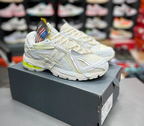 کتونی نیوبالانس ۱۹۰۶ مسترکوالیتی / Newbalance 1906 / ساخت ویتنام وارداتی / سایز40 الی ۴۵ / فروش تکی و عمده / ضمانت کیفیت کالا