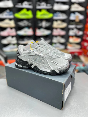 کتونی نیوبالانس ۱۹۰۶ مسترکوالیتی / Newbalance 1906 / ساخت ویتنام وارداتی / سایز40 الی ۴۵ / فروش تکی و عمده / ضمانت کیفیت کالا