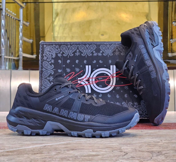 کتونی طبیعتگردی /ماموت ضد آب /  Mammut Sertig II Low GTX GORE-TEX / ساخت ویتنام وارداتی /  سایز ۴۰ الی ۴۵ /  فروش تکی و عمده /  ضمانت کیفیت کالا
