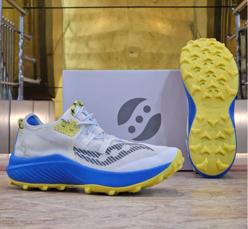 کتونی مردانه ساکونی اندورفین ریفت / saucony endorphin rift/ساخت ویتنام وارداتی/سایز ۴۰ الی ۴۵/ضمانت کیفیت کالا/سایز ۴۰ الی ۴۵/فروش تکی و عمده
