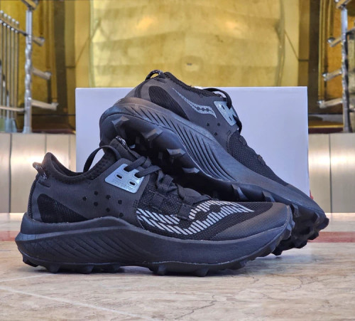 کتونی مردانه ساکونی اندورفین ریفت / saucony endorphin rift/ساخت ویتنام وارداتی/سایز ۴۰ الی ۴۵/ضمانت کیفیت کالا/سایز ۴۰ الی ۴۵/فروش تکی و عمده
