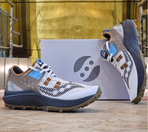 کتونی مردانه ساکونی اندورفین ریفت / saucony endorphin rift/ساخت ویتنام وارداتی/سایز ۴۰ الی ۴۵/ضمانت کیفیت کالا/سایز ۴۰ الی ۴۵/فروش تکی و عمده