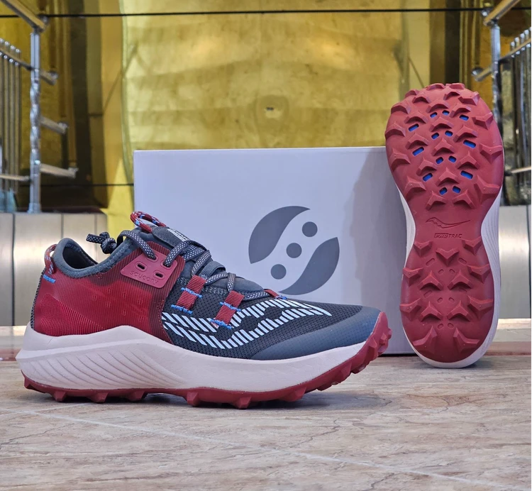 کتونی مردانه ساکونی اندورفین ریفت / saucony endorphin rift/ساخت ویتنام وارداتی/سایز ۴۰ الی ۴۵/ضمانت کیفیت کالا/سایز ۴۰ الی ۴۵/فروش تکی و عمده