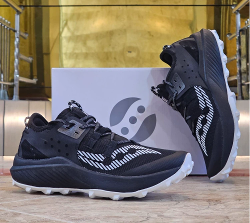 کتونی مردانه ساکونی اندورفین ریفت / saucony endorphin rift/ساخت ویتنام وارداتی/سایز ۴۰ الی ۴۵/ضمانت کیفیت کالا/سایز ۴۰ الی ۴۵/فروش تکی و عمده