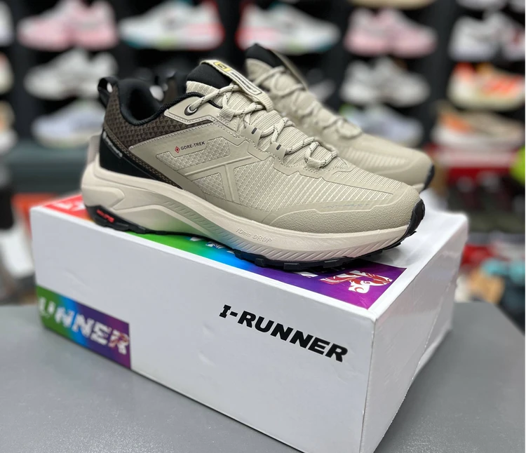 کتونی آی رانر گورتکس / ضد آب مسترکوالیتی / I-RUNNER Hiking / ساخت ویتنام وارداتی / سایز ۴۰ الی ۴۵ / سبک و مقاوم ضد لغزش / فروش تکی و عمده / ضمانت اصالت کالا بالاترین کیفیت درجه ۱