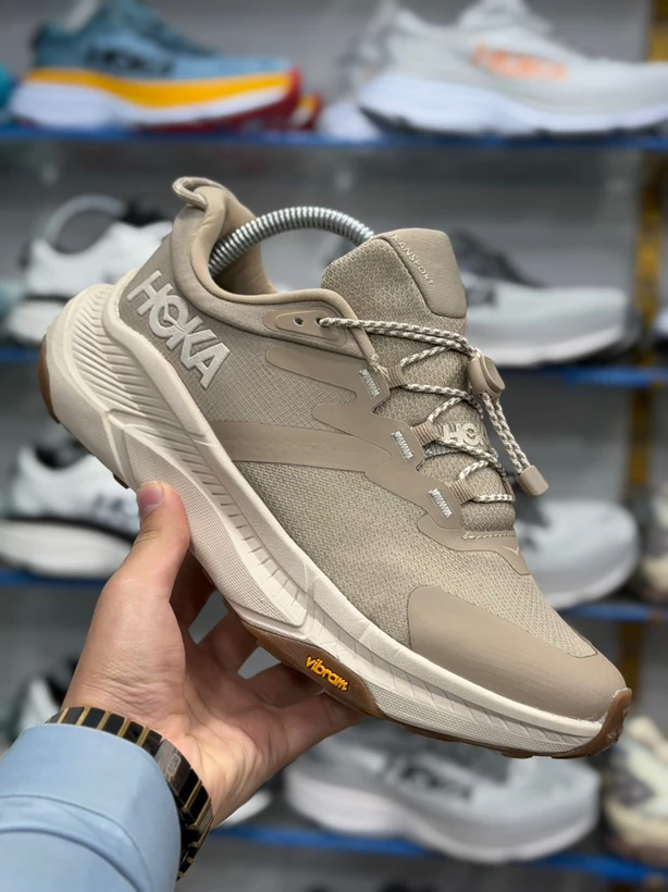 کتونی ویتنامی هوکا ترنسپورت گورتکس /  زیره ویبرام /  HOKA Transport goretex vibram /  ساخت ویتنام وارداتی /  سایز ۴۰ الی ۴۵ /  فروش تکی و عمده  / ضمانت کیفیت کالا