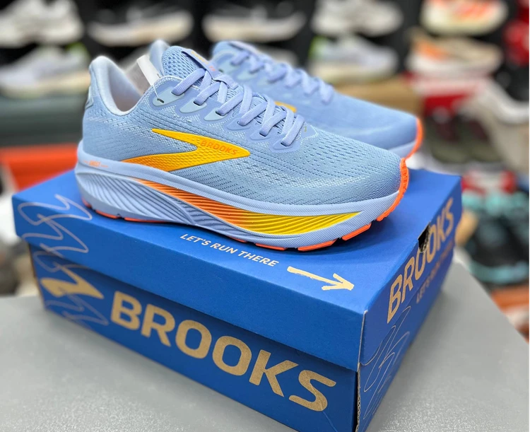 کتونی رانینگ بروکس گاست ۱۷ / Brooks ghost 17 / ساخت ویتنام وارداتی /  سایز ۳۹ الی ۴۵ / ضمانت کیفیت کالا / فروش تکی و عمده