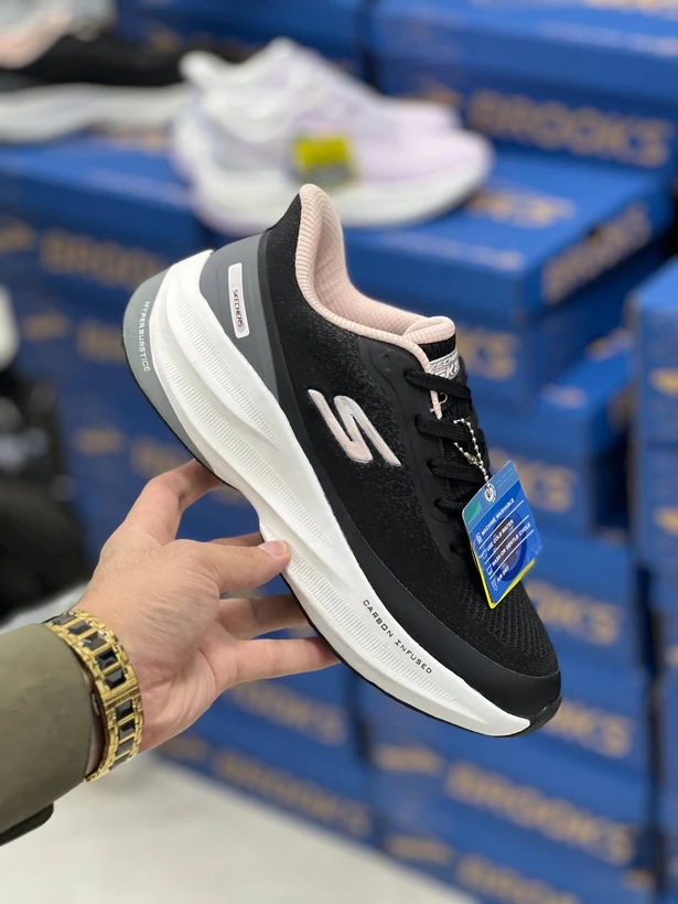 کتونی مسترکوالیتی اسکیچرز هایپر برست کربن / skechers Hyper Burst carbon / ساخت ویتنام وارداتی /  سایز ۳۷ الی ۴۰ /  فروش تکی و عمده /  ضمانت کیفیت کالا