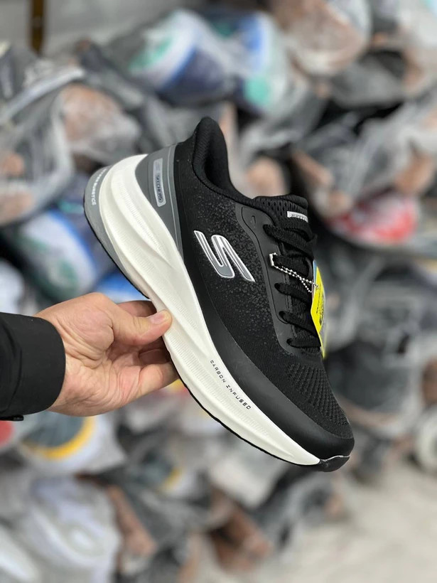 کتونی مسترکوالیتی اسکیچرز هایپر برست کربن / skechers Hyper Burst carbon / ساخت ویتنام وارداتی / سایز ۳۷ الی ۴۰ / فروش تکی و عمده / ضمانت کیفیت کالا