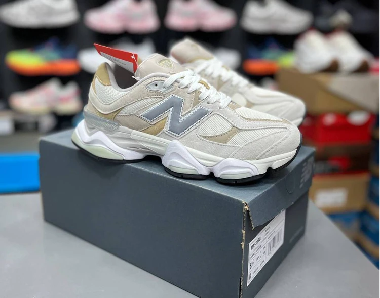 کتونی نیوبالانس ۹۰۶۰ / Newbalance 9060 / پیاده رویی و رانینگ / ساخت ویتنام وارداتی /  سایز 40 الی ۴۵ / فروش تکی و عمده / ضمانت کیفیت کالا