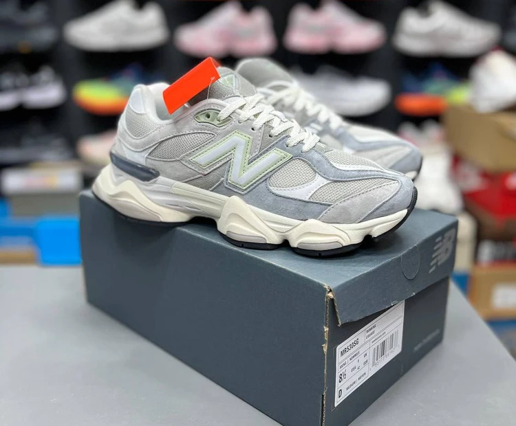 کتونی نیوبالانس ۹۰۶۰ / Newbalance 9060 / پیاده رویی و رانینگ / ساخت ویتنام وارداتی /  سایز 40 الی ۴۵ / فروش تکی و عمده / ضمانت کیفیت کالا