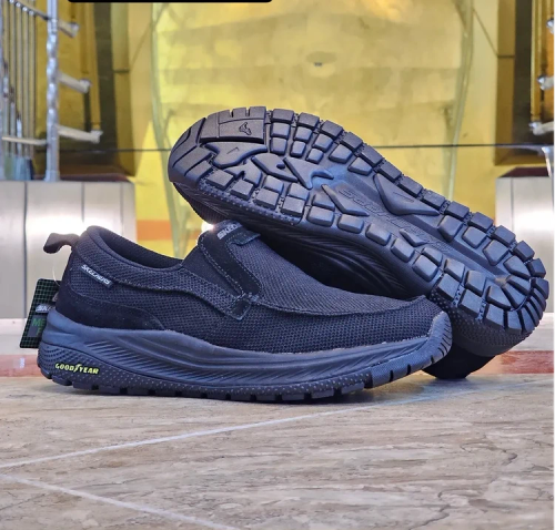 کتونی طبی اسکیچرزبدون بند اسلیپ مسترکوالیتی / Skechers Slip-ins / وارداتی ساخت ویتنام / طبی و بدون بند / سایز۴۰ الی ۴۵ / فروش تکی و عمده ضمانت / کیفیت کالا