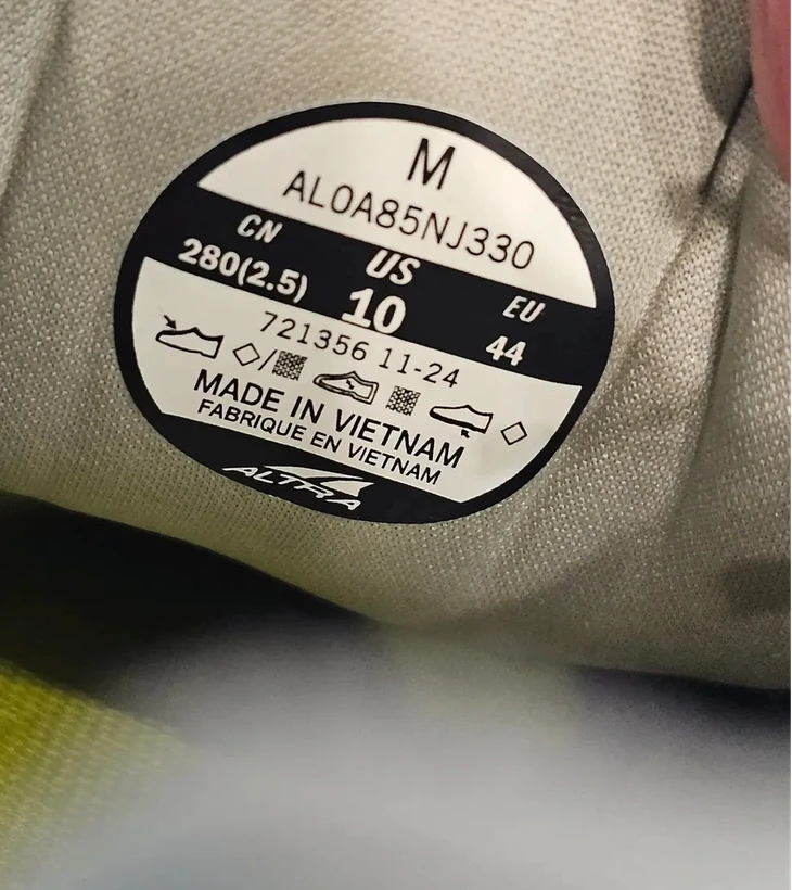 کتونی آلترا مدل المپوس ۶مسترکوالیتی / altra Olympus 6 / ساخت ویتنام وارداتی / زیره ویبرام سایز ۴۰الی۴۵ / فروش تکی و عمده / ضمانت اصالت کالا / بالاترین کیفیت درجه ۱