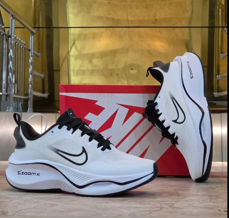کتونی نایک لبخندی زوم ایکس / Nike Zoom X / ساخت ویتنام وارداتی / سایز۴۰ الی ۴۵ / فروش تکی و عمده / ضمانت کیفیت کالا