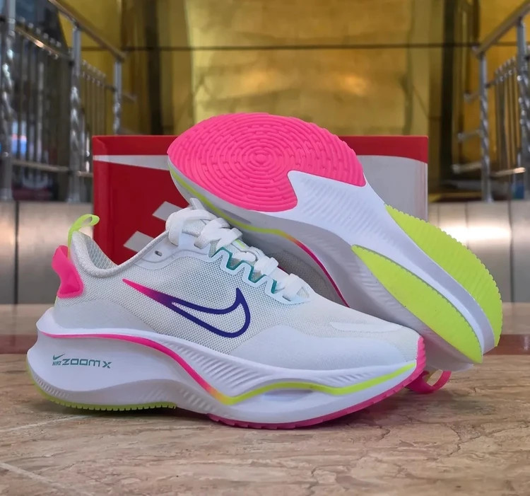 کتونی نایک لبخندی زوم ایکس / Nike Zoom X / ساخت ویتنام وارداتی / سایز ۳۷ الی ۴۰ / فروش تکی و عمده / ضمانت کیفیت کالا