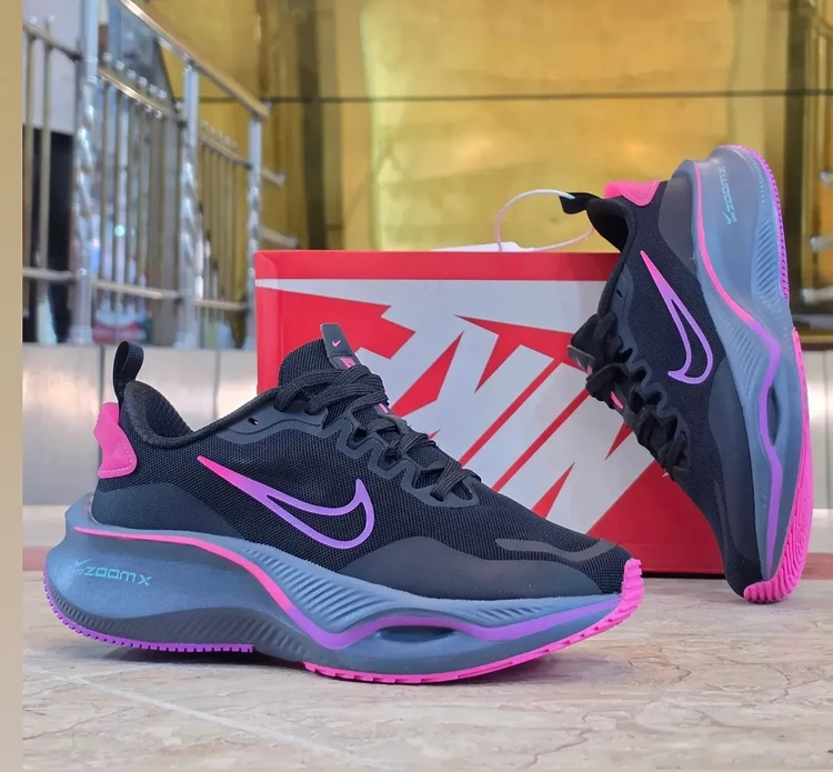 کتونی نایک لبخندی زوم ایکس / Nike Zoom X / ساخت ویتنام وارداتی / سایز ۳۷ الی ۴۰ / فروش تکی و عمده /  ضمانت کیفیت کالا