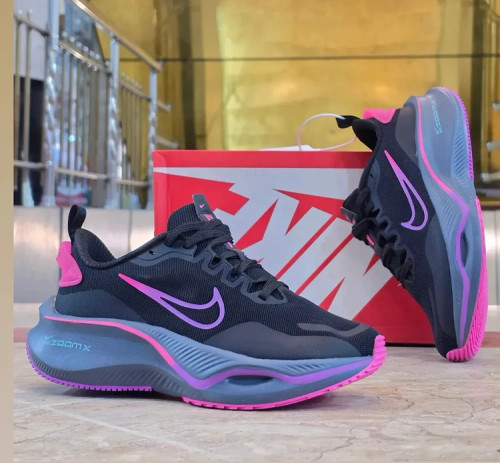 کتونی نایک لبخندی زوم ایکس / Nike Zoom X / ساخت ویتنام وارداتی / سایز ۳۷ الی ۴۰ / فروش تکی و عمده / ضمانت کیفیت کالا