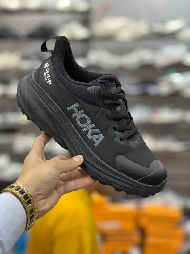 کتونی مسترکوالیتی درجه ۱ / هوکا چلنجر آرت ۷ / hoka challenger art 7، / ساخت ویتنام وارداتی / سایز ۴۰الی ۴۵ / بالاترین کیفیت بازار ضمانت اصالت کالا