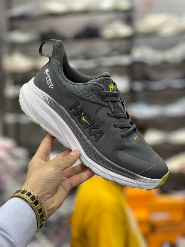 کتونی مسترکوالیتی درجه ۱ / هوکا چلنجر آرت ۷ / hoka challenger art 7، / ساخت ویتنام وارداتی / سایز ۴۰الی ۴۵ / بالاترین کیفیت بازار ضمانت اصالت کالا