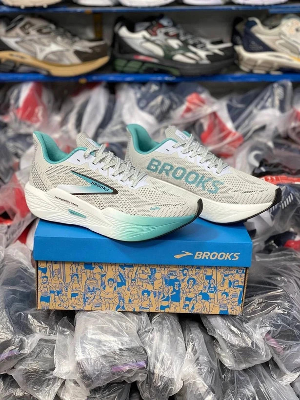 کتونی بروکس هایپریون مکس مسترکوالیتی / Brooks Hyperion Max / ساخت ویتنام وارداتی/ سایز۴۰الی ۴۵ / فروش تکی و عمده/ ضمانت کیفیت کالا