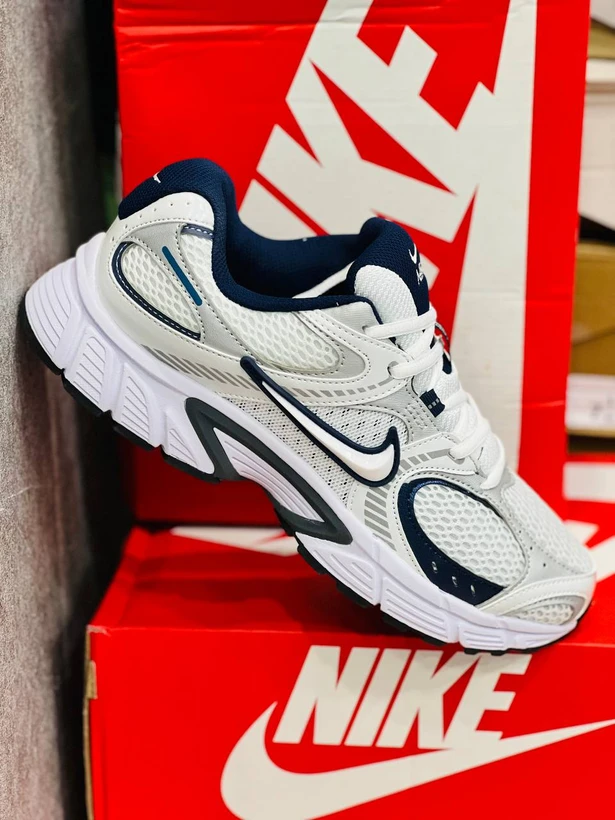 کتونی نایک وی فایو کی / Nike v5k run / ساخت ویتنام وارداتی سایز ۳۷ الی 45 /ضمانت کیفیت کالا/فروش تکی و عمده