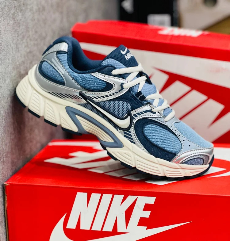 کتونی نایک وی فایو کی / Nike v5k run / ساخت ویتنام وارداتی سایز ۳۷ الی 45 /ضمانت کیفیت کالا/فروش تکی و عمده