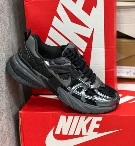 کتونی نایک وی فایو کی / Nike v5k run / ساخت ویتنام وارداتی سایز ۳۷ الی 45 /ضمانت کیفیت کالا/فروش تکی و عمده