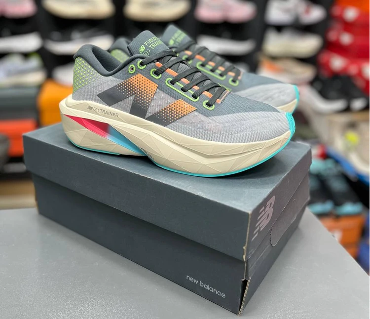 کتونی نیوبالانس الیت وی ۴ / New Balance FuelCell SuperComp Elite v3 /  ساخت ویتنام وارداتی /  سایز ۴۰ الی۴۵ / فروش تکی و عمده /  پایین ترین قیمت بالاترین کیفیت