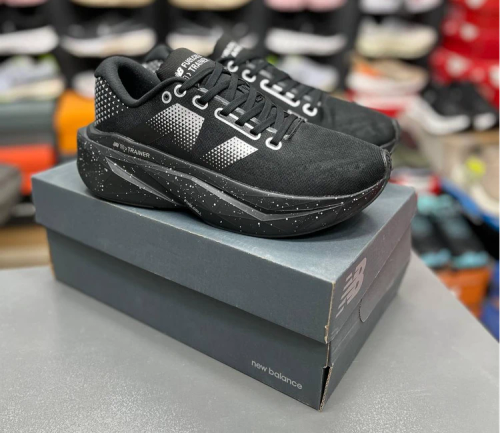 کتونی نیوبالانس الیت وی ۴ / New Balance FuelCell SuperComp Elite v3 / ساخت ویتنام وارداتی / سایز ۴۰ الی۴۵ / فروش تکی و عمده / پایین ترین قیمت بالاترین کیفیت