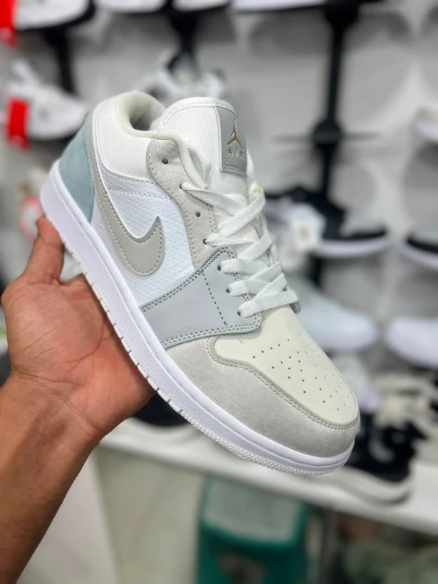 کتونی مسترکوالیتی / نایک ایر جردن وان سیلور / Nike Air Jordan 1 Low / وارداتی ساخت ویتنام / سایز 40 الی 45 / فروش تکی و عمده/ضمانت کیفیت کالا