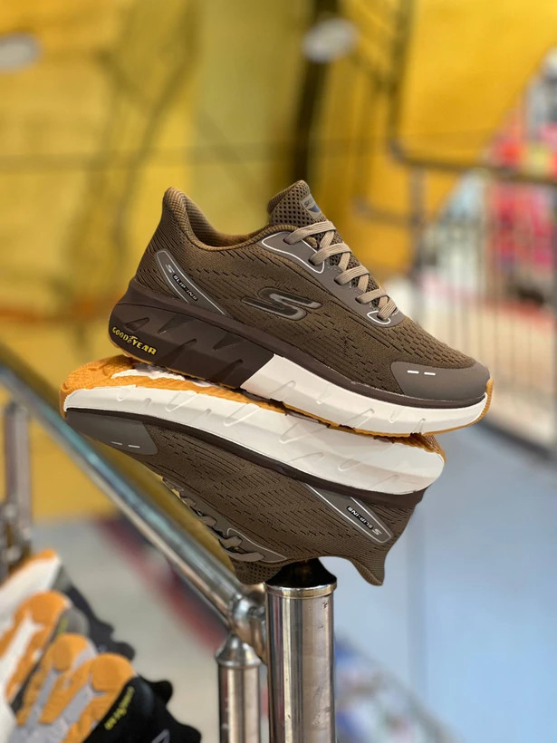 کتونی اسکیچرز آرچ فیت اسلیپ اینز / با زیره گودیر مسترکوالیتی / Skechers Archfit Slip-ins / ساخت ویتنام وارداتی / سایز۴۰ الی ۴۵ / فروش تکی و عمده ضمانت / کیفیت کالا