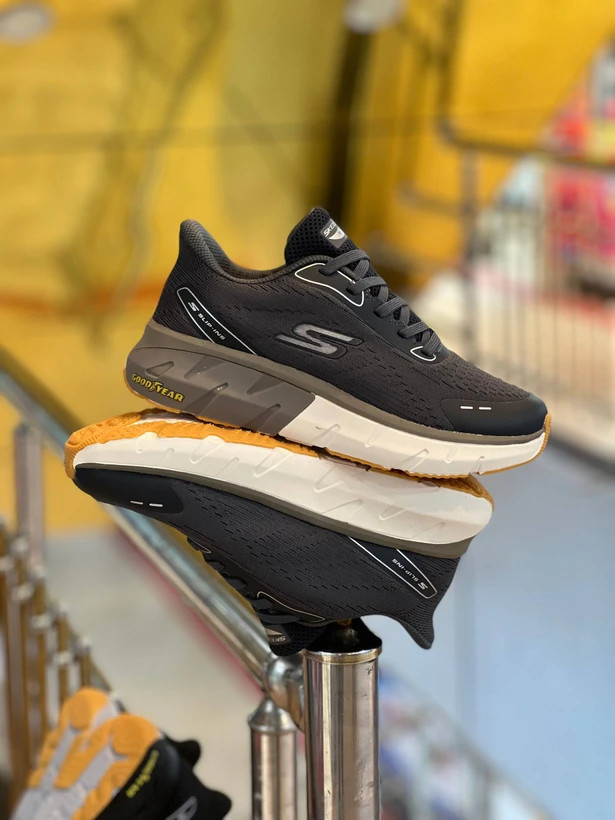 کتونی اسکیچرز آرچ فیت اسلیپ اینز / با زیره گودیر مسترکوالیتی / Skechers Archfit Slip-ins / ساخت ویتنام وارداتی / سایز۴۰ الی ۴۵ / فروش تکی و عمده ضمانت / کیفیت کالا