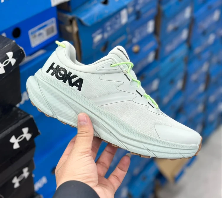 کتونی ویتنامی هوکا ترنسپورت گورتکس /  زیره ویبرام /  HOKA Transport goretex vibram /  ساخت ویتنام وارداتی /  سایز ۴۰ الی ۴۵ /  فروش تکی و عمده  / ضمانت کیفیت کالا