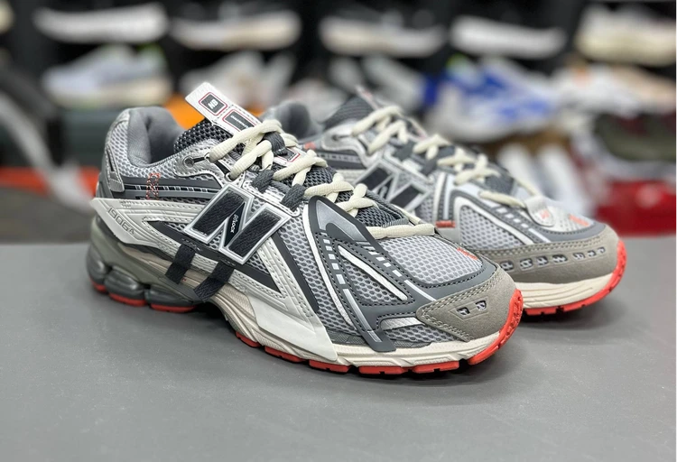 کتونی نیوبالانس ۱۹۰۶ مسترکوالیتی / Newbalance 1906 / ساخت ویتنام وارداتی / سایز40 الی ۴۵ / فروش تکی و عمده /  ضمانت کیفیت کالا
