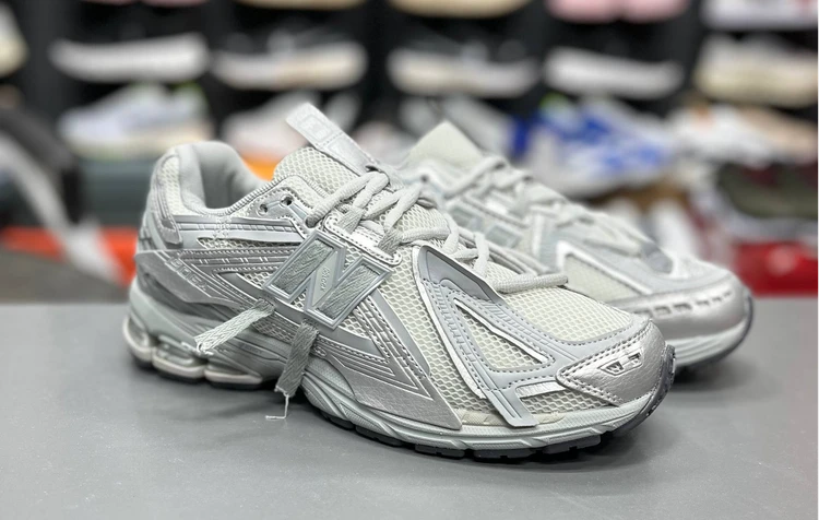 کتونی نیوبالانس ۱۹۰۶ مسترکوالیتی / Newbalance 1906 / ساخت ویتنام وارداتی / سایز40 الی ۴۵ / فروش تکی و عمده /  ضمانت کیفیت کالا