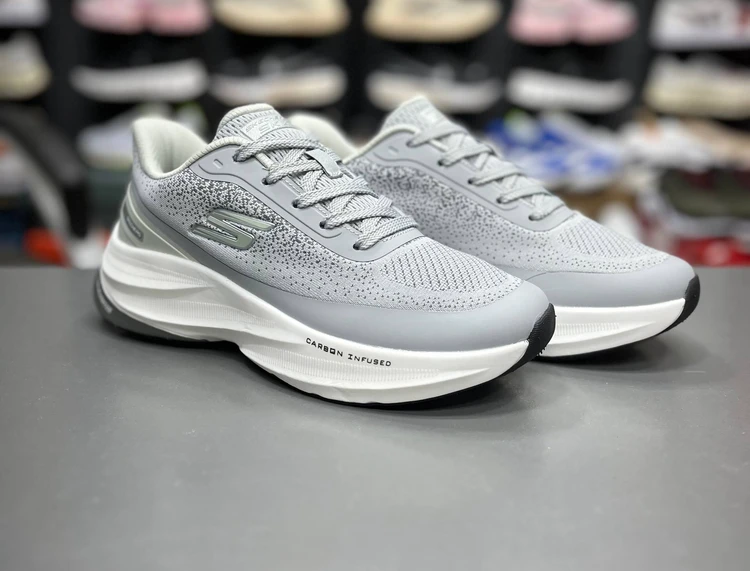 کتونی مسترکوالیتی اسکیچرز هایپر برست کربن / skechers Hyper Burst carbon / ساخت ویتنام وارداتی /  سایز ۳۷ الی ۴۰ /  فروش تکی و عمده /  ضمانت کیفیت کالا