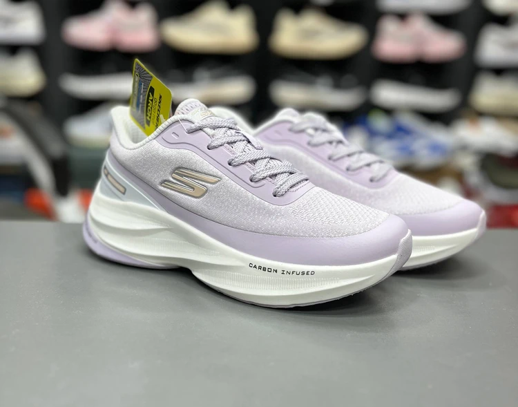 کتونی مسترکوالیتی اسکیچرز هایپر برست کربن / skechers Hyper Burst carbon / ساخت ویتنام وارداتی /  سایز ۳۷ الی ۴۰ /  فروش تکی و عمده /  ضمانت کیفیت کالا