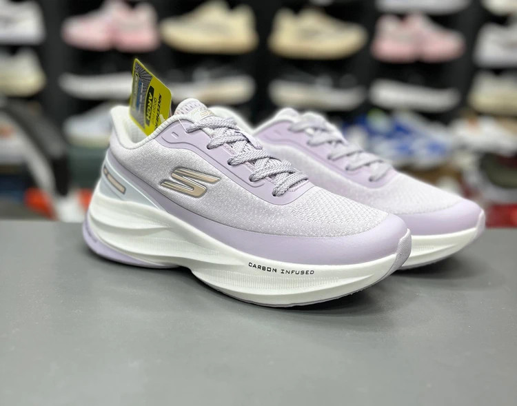 کتونی مسترکوالیتی اسکیچرز هایپر برست کربن / skechers Hyper Burst carbon / ساخت ویتنام وارداتی / سایز ۳۷ الی ۴۰ / فروش تکی و عمده / ضمانت کیفیت کالا