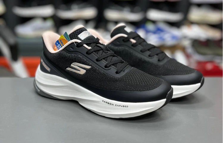 کتونی مسترکوالیتی اسکیچرز هایپر برست کربن / skechers Hyper Burst carbon / ساخت ویتنام وارداتی / سایز ۳۷ الی ۴۰ / فروش تکی و عمده / ضمانت کیفیت کالا