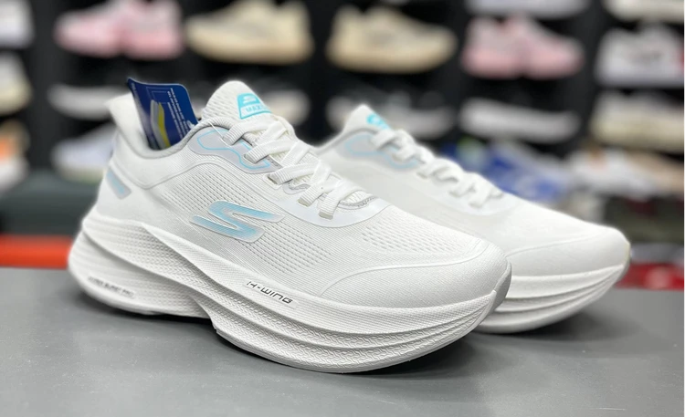 کتونی مسترکوالیتی اسکیچرز هایپر برست کربن / skechers Hyper Burst carbon / ساخت ویتنام وارداتی / سایز ۳۷ الی ۴۰ / فروش تکی و عمده / ضمانت کیفیت کالا