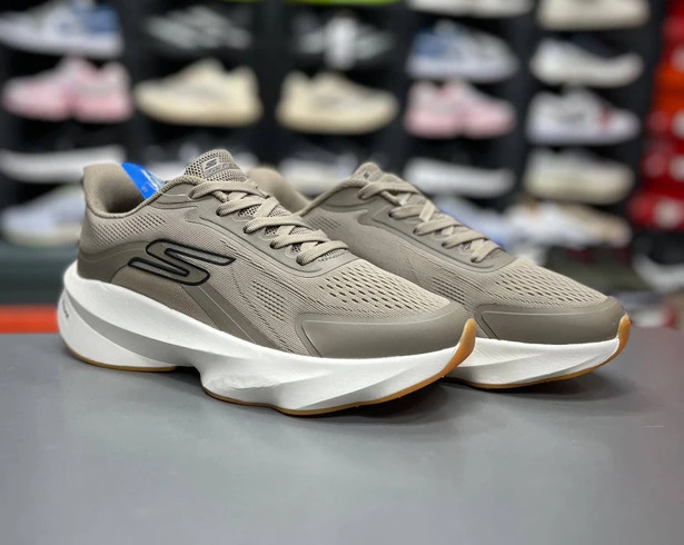 کتونی مسترکوالیتی اسکیچرز هایپر برست کربن / skechers Hyper Burst carbon / ساخت ویتنام وارداتی /  سایز ۳۷ الی ۴۰ /  فروش تکی و عمده /  ضمانت کیفیت کالا