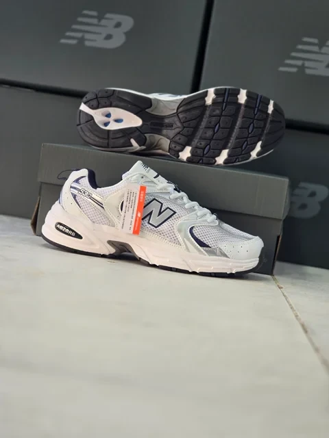 کتونی اسپرت / نیوبالانس ۵۳۰ / Newbalance 530 /پیاده رویی و روزمره/  سایز۳۷ الی ۴۵/ساخت ویتنام وارداتی/  فروش تکی و عمده/  ضمانت کیفیت کالا