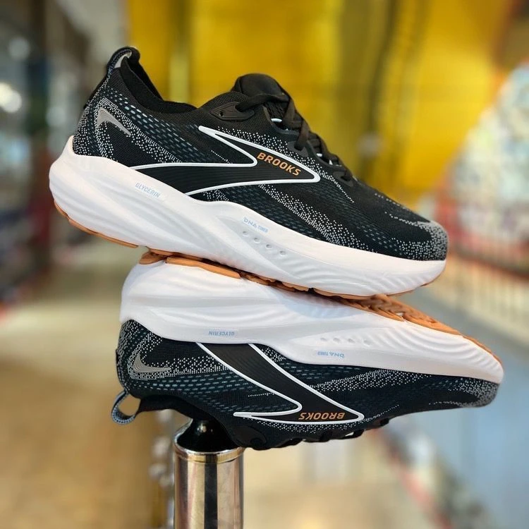 کتونی بروکس گلیسرین ۲۱ /  Brooks Glycerin GTS 21 / ساخت ویتنام وارداتی / سایز ۴۰الی ۴۵ / فروش تکی و عمده / ضمانت اصالت کالا / بالاترین کیفیت درجه ۱