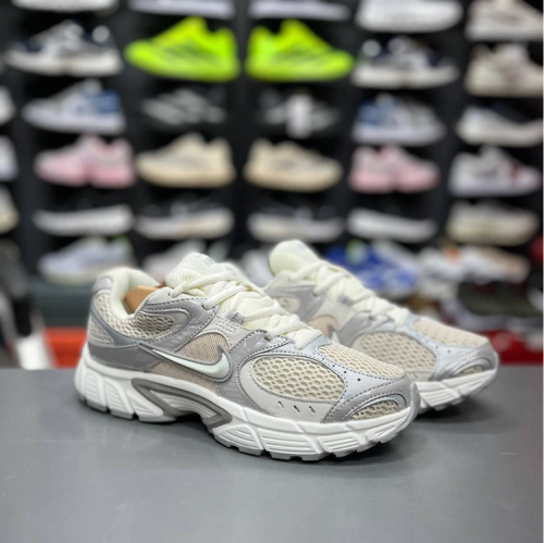 کتونی نایک وی فایو کی / Nike v5k run / ساخت ویتنام وارداتی سایز ۳۷ الی 45 /ضمانت کیفیت کالا/فروش تکی و عمده